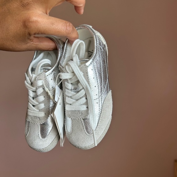 Zara Kids Silver and White Sneakers - Picture 1 of 5